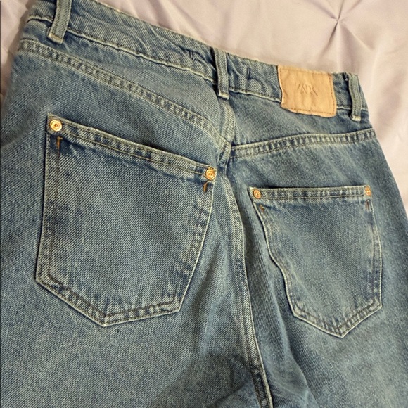 Zara Straight Leg Distressed Blue Jeans - Picture 3 of 4